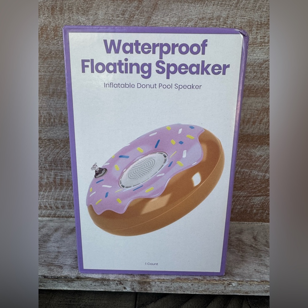 GEMS Floating Novelty Donut Speaker Small Pink - Beige Donut Model (NIB)